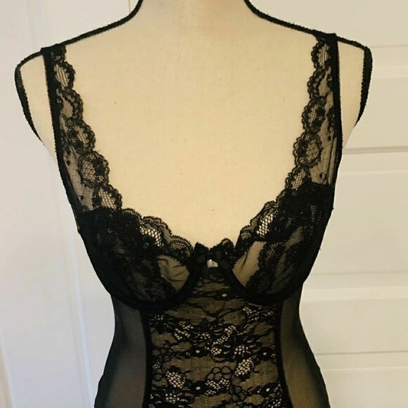Victoria’s Secret Bodysuit 34C Lace Corset Garter Strings Black Sexy Anniversary - Picture 4 of 10